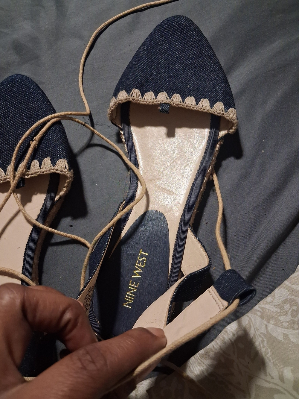 Nine West Navy and Tan Scalloped Lace-Up Pointed Flats Size 10